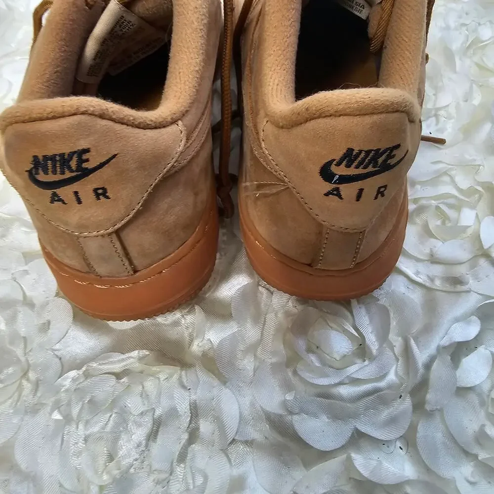Nike Air Force 1 Low  Flax Older Kids  Boys  size 5.5
